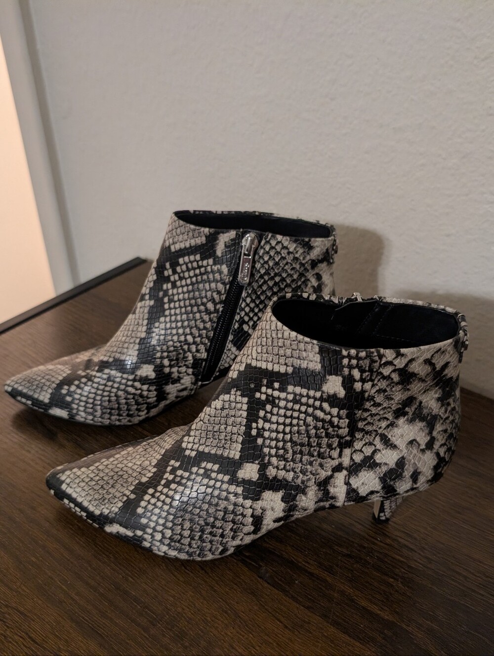 Circus By Sam Edelman Highland Booties Size 6M Roccia Snake Embossed Spike Heel